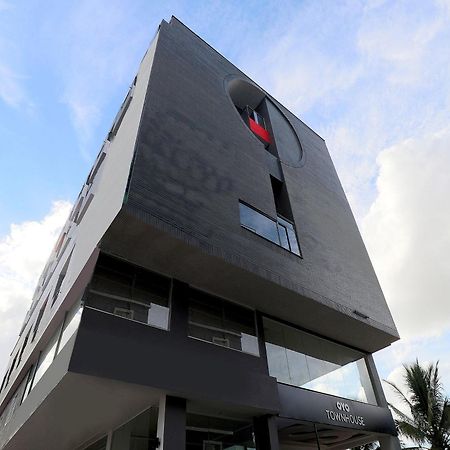 Super Townhouse Reva College University Yelahanka Buitenkant foto